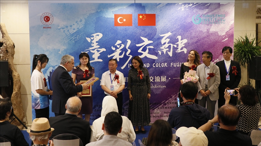 Pekin’de Türk ve Çinli sanatçılar “Mürekkep ve Rengin Birleşimi”nde buluştu